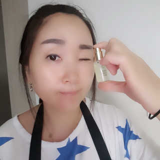 에이엠이 눈감고 촉촉 뿌려 눈피로를 완화하는 아이케어미스트 — 5점을 준 리뷰어가 2019년 6월 올린 사용 사진