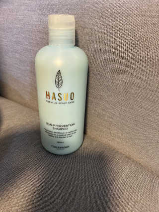 셀리본 하수오 내츄럴 프리벤션 탈모관리 샴푸 300ml — 5점을 준 리뷰어가 2019년 11월 올린 사용 사진