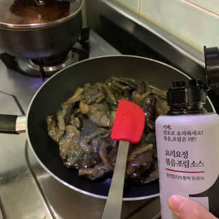 요요랩 요리요정 NO.1 볶음조림소스 420ml — 4점을 준 리뷰어가 2019년 10월 올린 사용 사진