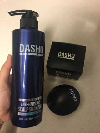 다슈코리아 다슈 단백질 한방 두피 골드 샴푸 500ml +샴푸브러쉬 — 5점을 준 리뷰어가 2020년 1월 올린 사용 사진