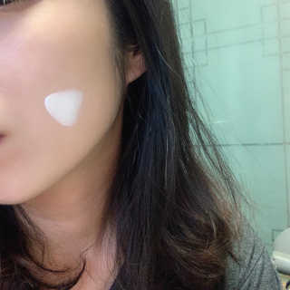로벡틴 아쿠아 UV 프로텍터 — 4점을 준 리뷰어가 2019년 5월 올린 사용 사진