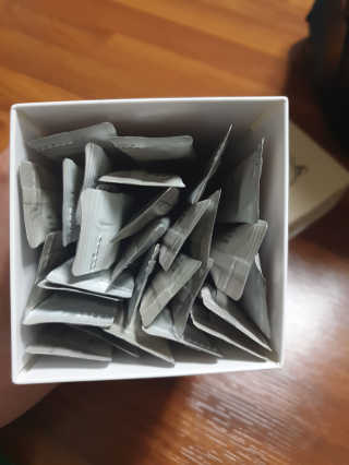 [하우투잇] 뤼에르 쿠르브 블랙 10ml x 30포 총 300ml — 2.5점을 준 리뷰어가 2020년 3월 올린 사용 사진