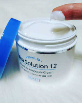 지고트 비타솔루션12 모이스처 앰플 크림 100ml — 5점을 준 리뷰어가 2019년 7월 올린 사용 사진