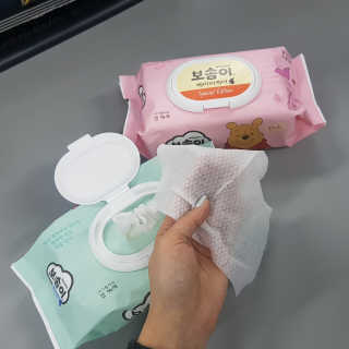 보솜이 아기물티슈 베이비케어 푸에디션 캡 74매 10입 — 4.5점을 준 리뷰어가 2019년 4월 올린 사용 사진