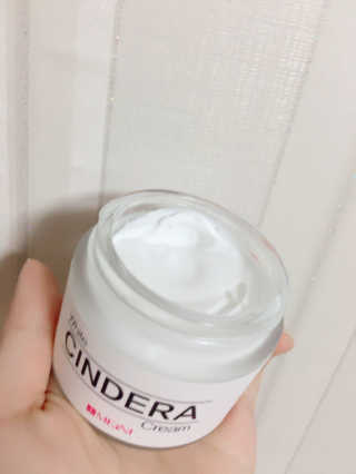 메이니 화이트 신드라 크림 70ml — 4.83점을 준 리뷰어가 2018년 4월 올린 사용 사진