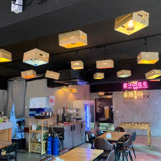 [크랩프트 신도림본점] 쉬림프 샐러드 피자 — 2.5점을 준 리뷰어가 2019년 7월 올린 사용 사진