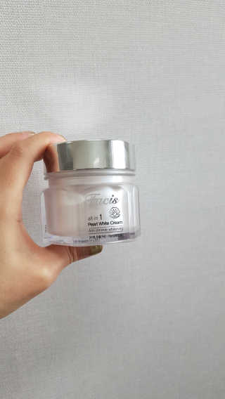 파시스 올인원 진주 화이트닝 크림 100ml — 4점을 준 리뷰어가 2018년 12월 올린 사용 사진