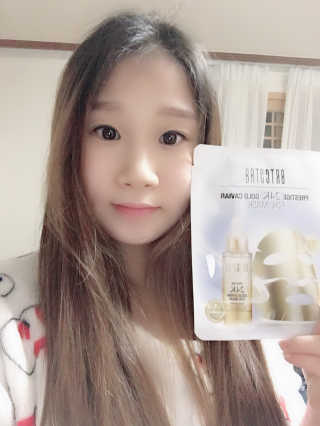 비알티씨 프레스티지 24K 골드 캐비어 호일 마스크 — 3점을 준 리뷰어가 2019년 3월 올린 사용 사진