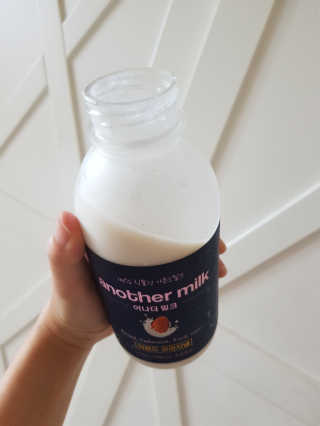 식사대용 아몬드밀크 어나더밀크 500ml X 2병 — 4.33점을 준 리뷰어가 2018년 9월 올린 사용 사진