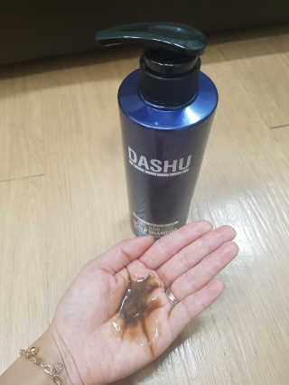 다슈코리아 다슈 데일리 단백질 한방 두피 골드 샴푸 500ml — 5점을 준 리뷰어가 2019년 1월 올린 사용 사진