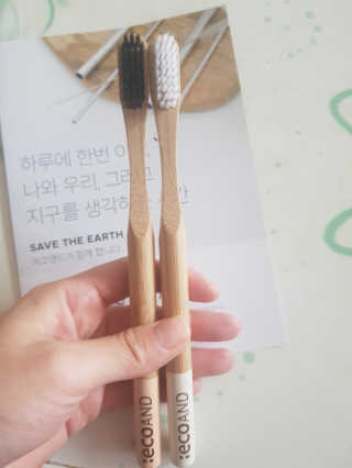 [에코앤드] 환경을 생각하는 미세모 대나무 칫솔 2종 — 4점을 준 리뷰어가 2019년 11월 올린 사용 사진