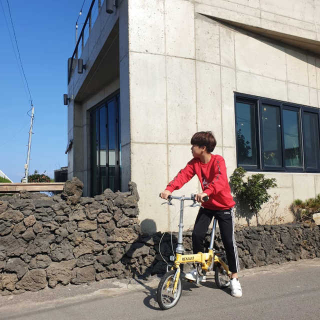마블 그래픽 맨투맨 리뷰 사진