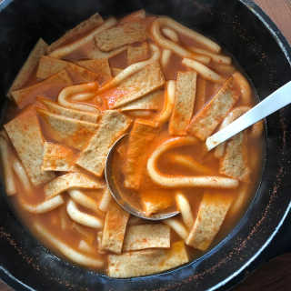 잠실맛집,홍코너떡볶이가우리집에[옛날맛,짜장맛옵션] — 5점을 준 리뷰어가 2019년 11월 올린 사용 사진