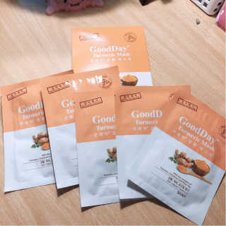 GoodDay Skincare GoodDay 강황 마스크 — 5점을 준 리뷰어가 2019년 5월 올린 사용 사진