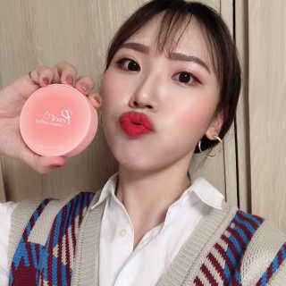 [블랙루즈] 피치 커버 벨벳 쿠션 2종 중 택1 — 3점을 준 리뷰어가 2019년 10월 올린 사용 사진