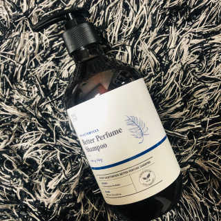 달리프 베러 퍼퓸 샴푸 1000ml 레이니데이 or 일랑로즈 — 4점을 준 리뷰어가 2020년 1월 올린 사용 사진