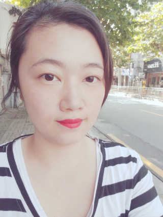 자빈드서울 플라워 포 미 벨벳 립스틱 — 4점을 준 리뷰어가 2019년 10월 올린 사용 사진