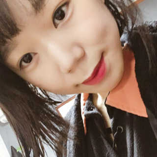 터치인솔 메탈리스트 리퀴드 포일 립스틱 5종 — 4점을 준 리뷰어가 2018년 3월 올린 사용 사진