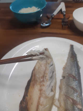 오뚜기 렌지에 돌려먹는 생선구이 3종 — 5점을 준 리뷰어가 2019년 4월 올린 사용 사진