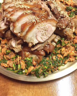 [동네맛집족발] 4개 족발 중 택1 — 5점을 준 리뷰어가 2019년 12월 올린 사용 사진