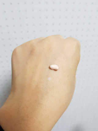 JM솔루션 물광 커버 파운데이션 럭셔리 — 4.83점을 준 리뷰어가 2019년 1월 올린 사용 사진