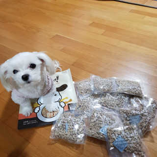 [펫토리아] 맛도 영양도 BEST 한끼뚝딱 강아지 사료 — 5점을 준 리뷰어가 2018년 12월 올린 사용 사진