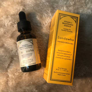[스킨큐어] 산다화 비타민C 화이트닝 에센스 30ml — 4.5점을 준 리뷰어가 2020년 3월 올린 사용 사진