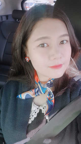 셀레뷰 하이 퍼포먼스 립 틴트 마스터 — 5점을 준 리뷰어가 2018년 3월 올린 사용 사진