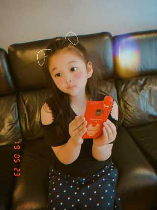 하이키키 마블 피규어 컬러젤리 케이스 — 5점을 준 리뷰어가 2019년 5월 올린 사용 사진