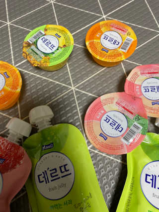 데르뜨 떠먹는 과일 3종, 짜먹는 과일 2종 총 10개 체험 — 4점을 준 리뷰어가 2020년 3월 올린 사용 사진