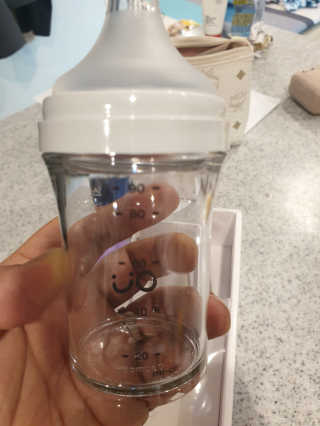 엄마의 바램을 담은 프리미엄 감성젖병 오유위시 90ml — 5점을 준 리뷰어가 2020년 3월 올린 사용 사진