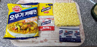 오뚜기카레면 2차 모집 — 2.5점을 준 리뷰어가 2019년 2월 올린 사용 사진