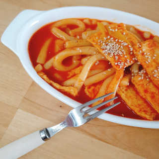 [홍코너떡볶이]옛날떡볶이 인기맛 4팩세트 — 2점을 준 리뷰어가 2019년 11월 올린 사용 사진