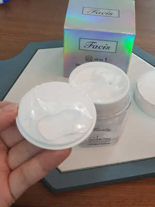 파시스 올인원 진주 화이트닝 크림 100ml — 4.33점을 준 리뷰어가 2018년 11월 올린 사용 사진