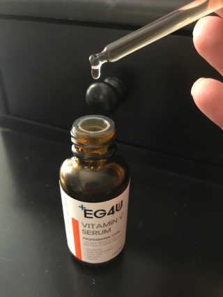 eg4u 이지포유 비타민 C 세럼 — 4.5점을 준 리뷰어가 2018년 8월 올린 사용 사진