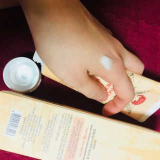 보타미안  엔젤모링가 아쿠아베리어 팩 — 3.83점을 준 리뷰어가 2018년 2월 올린 사용 사진