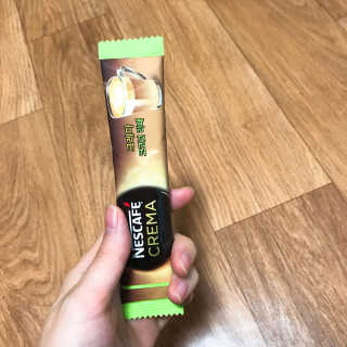 네스카페 코리아 네스카페 크레마 코코넛라떼 — 3.5점을 준 리뷰어가 2018년 1월 올린 사용 사진