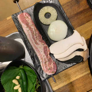 [화덕고깃간 마곡발산점] 화덕삼겹살2인분 — 5점을 준 리뷰어가 2019년 9월 올린 사용 사진