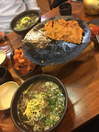 금성관나주곰탕 나주곰탕2인세트[김치전포함] — 5점을 준 리뷰어가 2018년 7월 올린 사용 사진