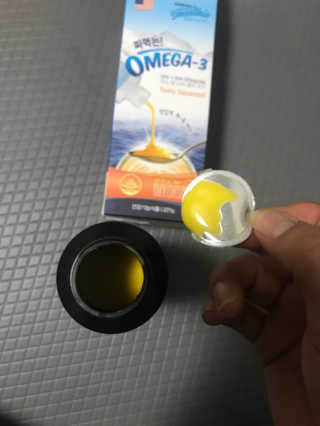 오메가-3스무디 [오메가스무디] 짜먹는 오메가3 DHA 임산부 어린이 — 3.5점을 준 리뷰어가 2019년 5월 올린 사용 사진