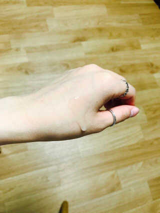 올리엔스 이센셜 데일리 에센스[수분 항산화 앰플에센스] — 4.67점을 준 리뷰어가 2017년 5월 올린 사용 사진