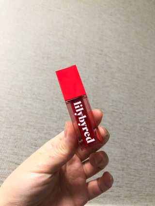 릴리바이레드 쥬시라이어 워터틴트 02 체리 크러쉬인 척 — 4.5점을 준 리뷰어가 2020년 3월 올린 사용 사진