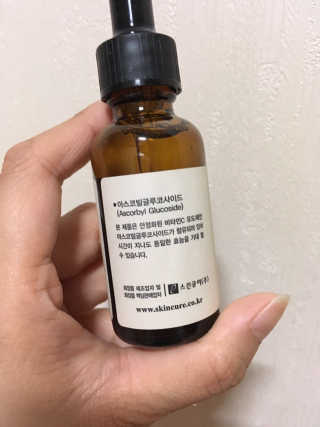 [스킨큐어] 산다화 비타민C 화이트닝 에센스 30ml — 4.5점을 준 리뷰어가 2019년 7월 올린 사용 사진