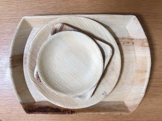 본플라 친환경 야자나무잎 접시 — 3.17점을 준 리뷰어가 2018년 8월 올린 사용 사진