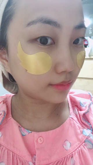 푸츄푸츄 Real repair skin cell premium patch — 4.5점을 준 리뷰어가 2018년 11월 올린 사용 사진