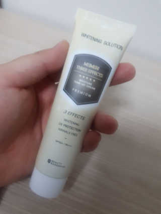 메이메리 쓰리이펙츠 모이스처 톤업크림 50ml — 4.5점을 준 리뷰어가 2019년 11월 올린 사용 사진
