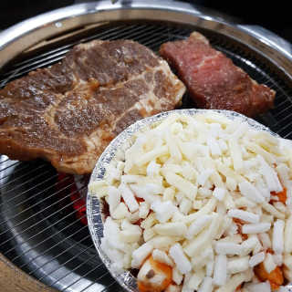 [두툼갈비] 두툼갈비 2인분 + 매콤치즈버섯 set — 4.33점을 준 리뷰어가 2018년 8월 올린 사용 사진