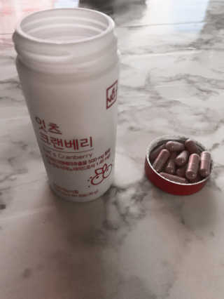 네츄럴굿띵스 잇츠 크랜베리 1병 30일분 — 5점을 준 리뷰어가 2019년 10월 올린 사용 사진