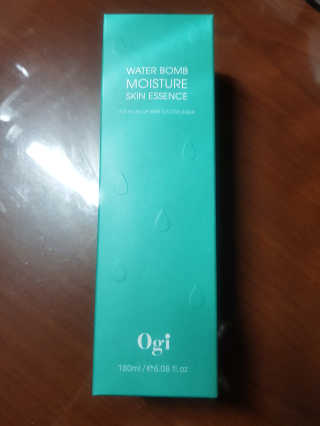 오지아이 워터 밤 모이스처 스킨 에센스 180ml — 5점을 준 리뷰어가 2019년 12월 올린 사용 사진
