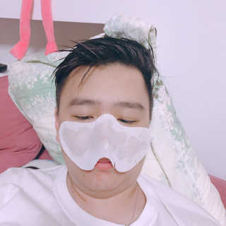 23years old 에어레이닉 포어 마스크 — 4.5점을 준 리뷰어가 2018년 7월 올린 사용 사진